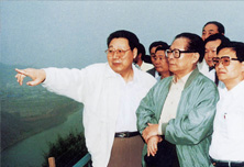 1999年6月19日，江泽民同志视察黄河小浪底工程